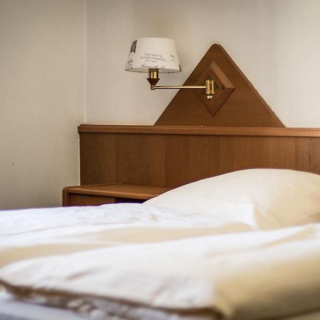 Hotel Alscher Leverkusen Bagian luar foto
